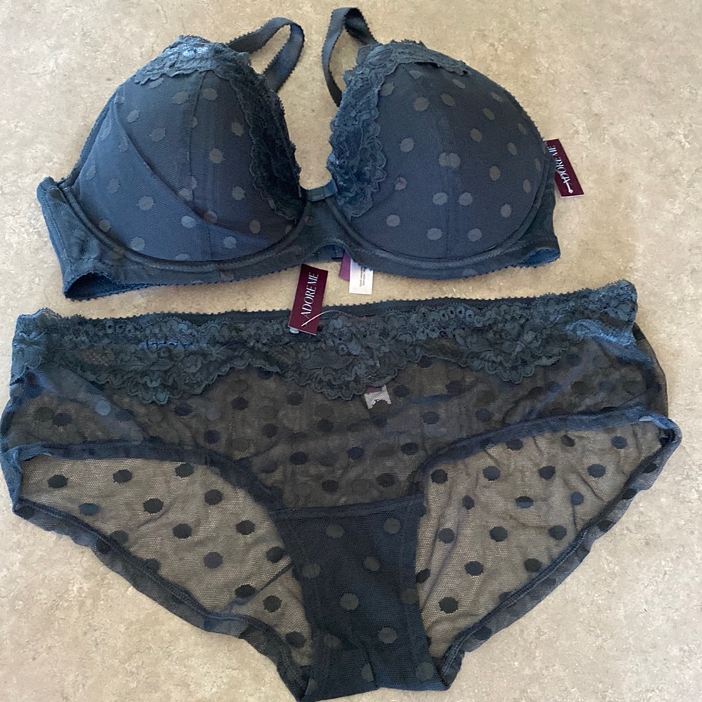 Adore me bra and panty set size 36 DD top with size extra large bottom